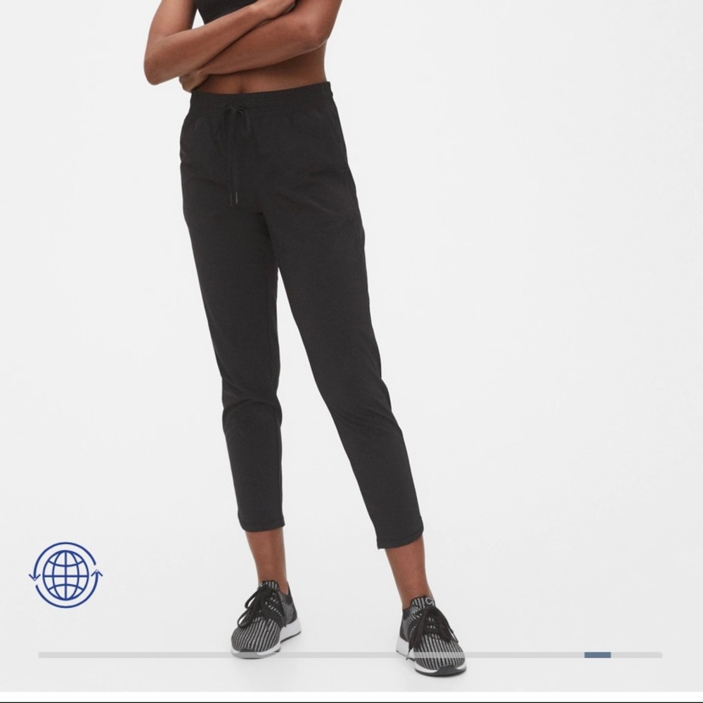 Gapfit Runaround Jogger -Black